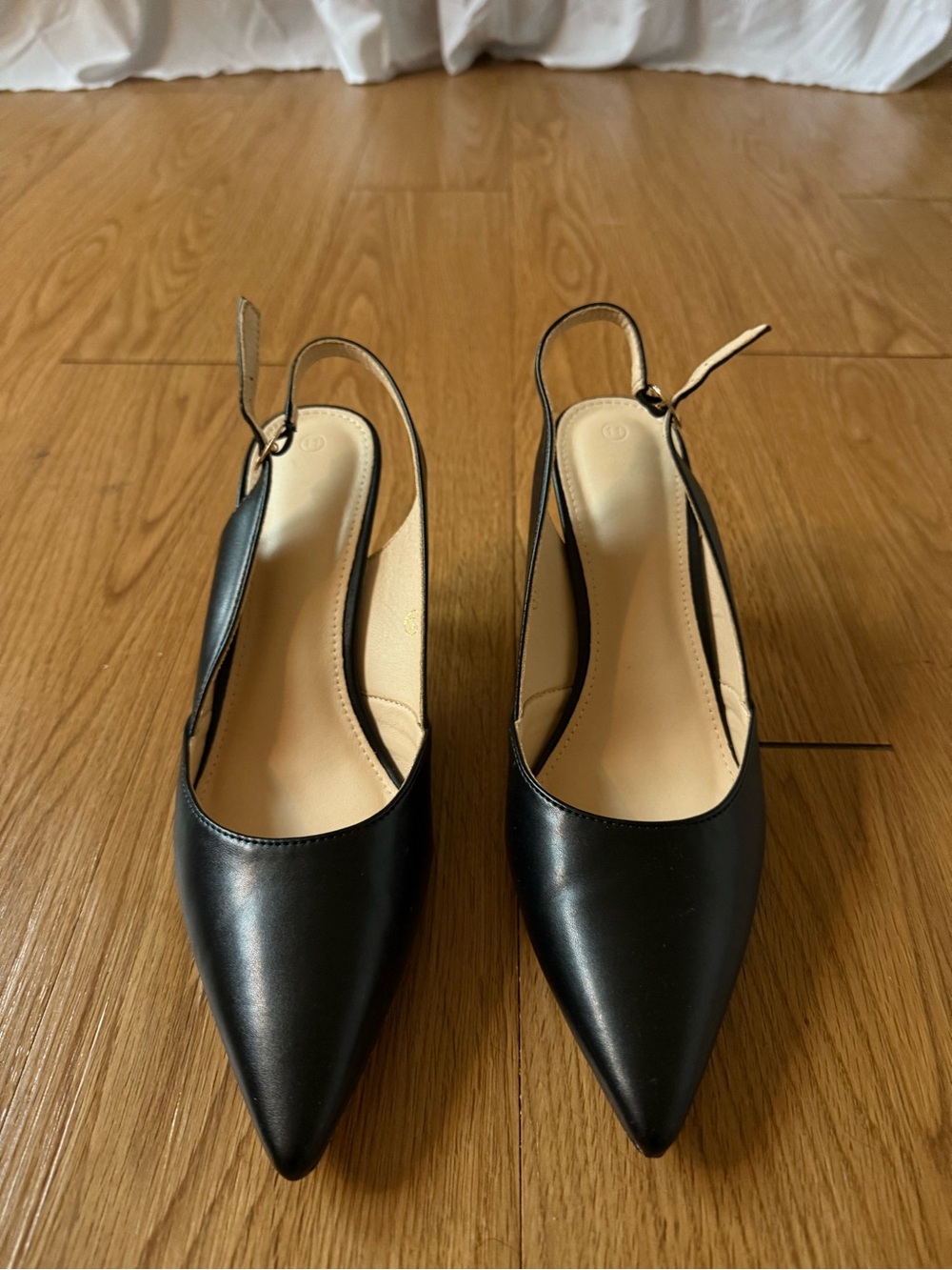 Black Pointed Slingback Pumps - size 11